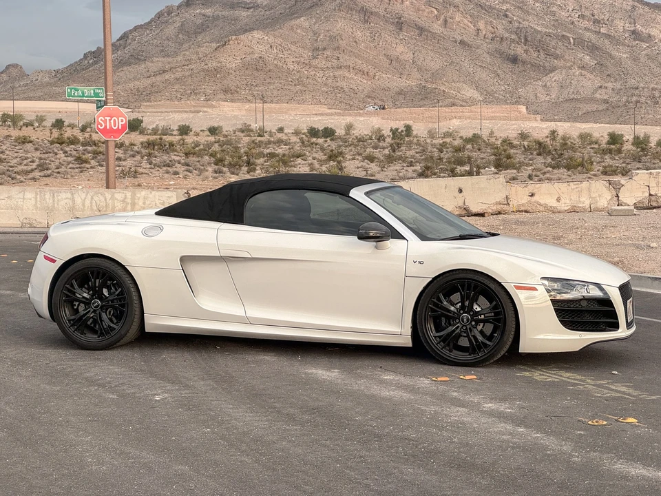 2011 Audi 42 R8 - Image 27 of 31