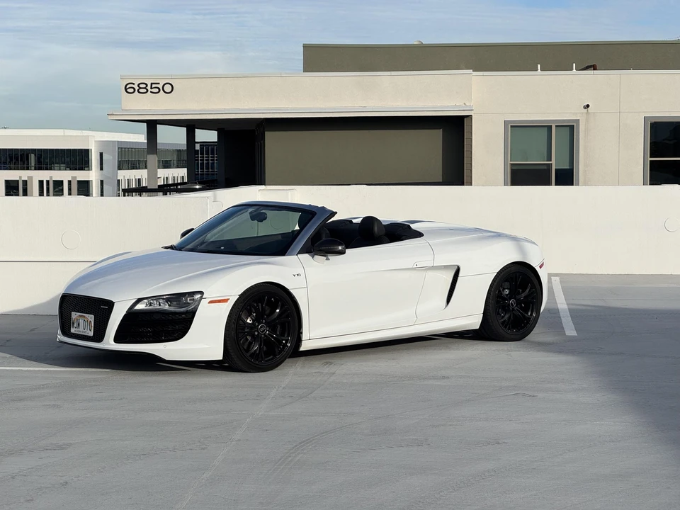 2011 Audi 42 R8 - Image 2 of 31