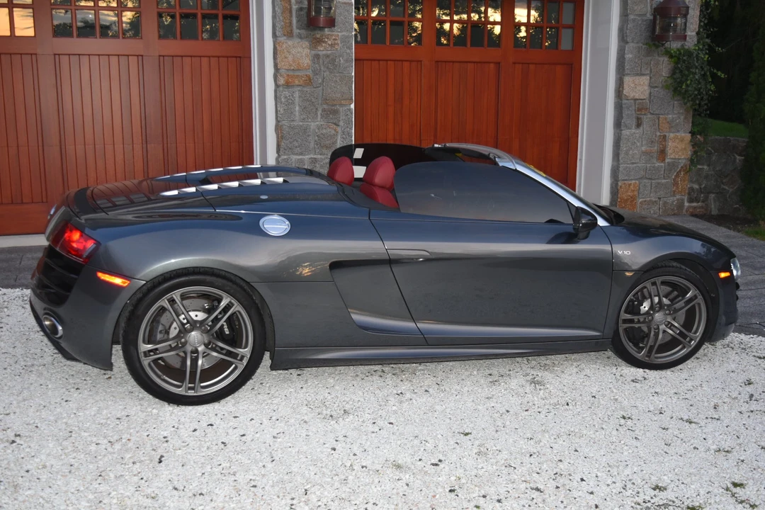 2011 Audi 42 R8 - Image 9 of 31