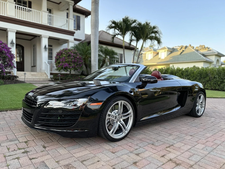2011 Audi 42 R8 - Image 7 of 31