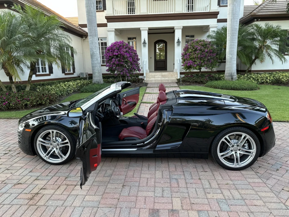 2011 Audi 42 R8 - Image 10 of 31