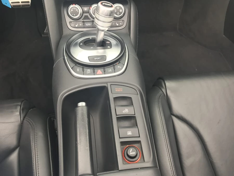 2011 Audi 42 R8 - Image 6 of 10