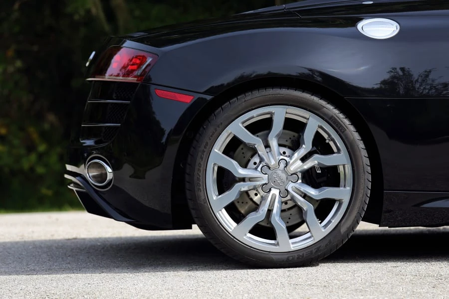 2011 Audi 42 R8 - Image 8 of 11