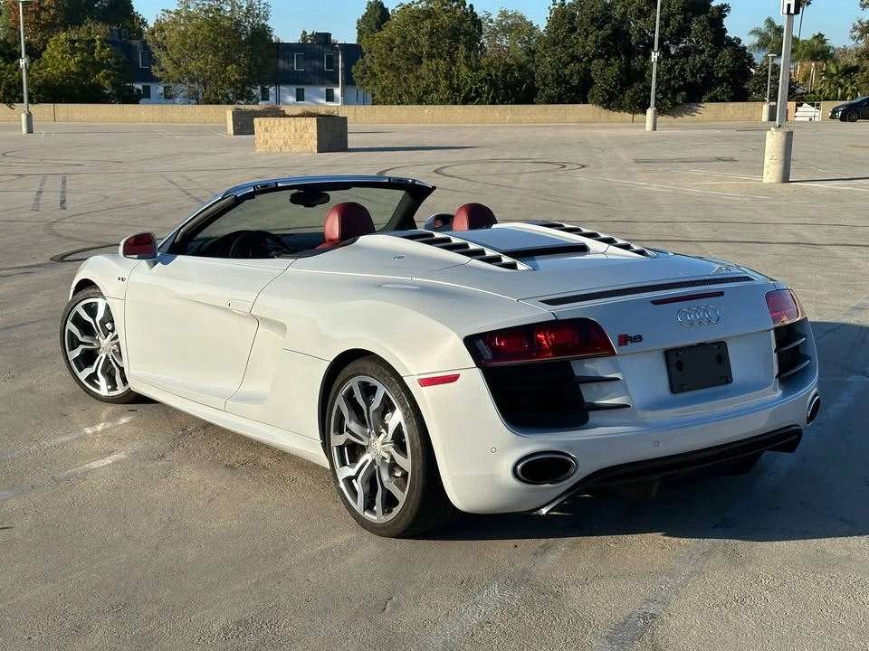 2011 Audi 42 R8 - Image 8 of 10
