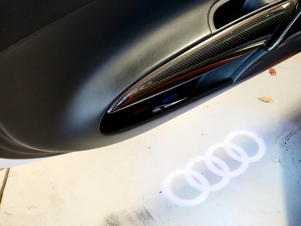 2011 Audi 42 R8 - Image 27 of 31