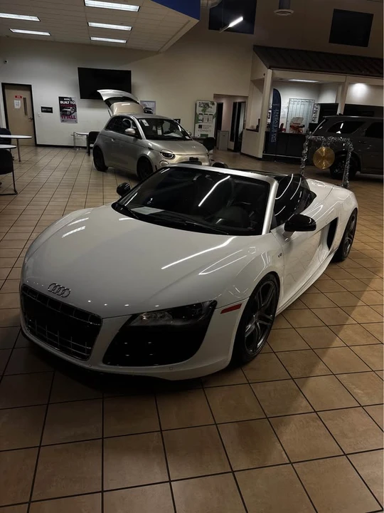 2011 Audi 42 R8 - Image 2 of 11
