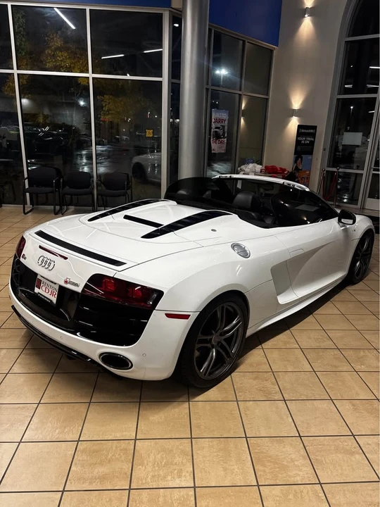 2011 Audi 42 R8 - Image 7 of 11