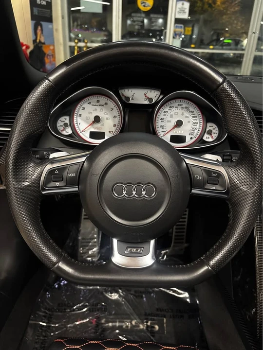 2011 Audi 42 R8 - Image 10 of 11