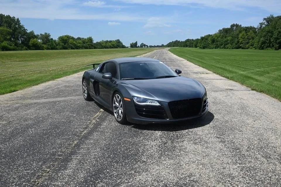 2011 Audi 42 R8 - Image 2 of 17
