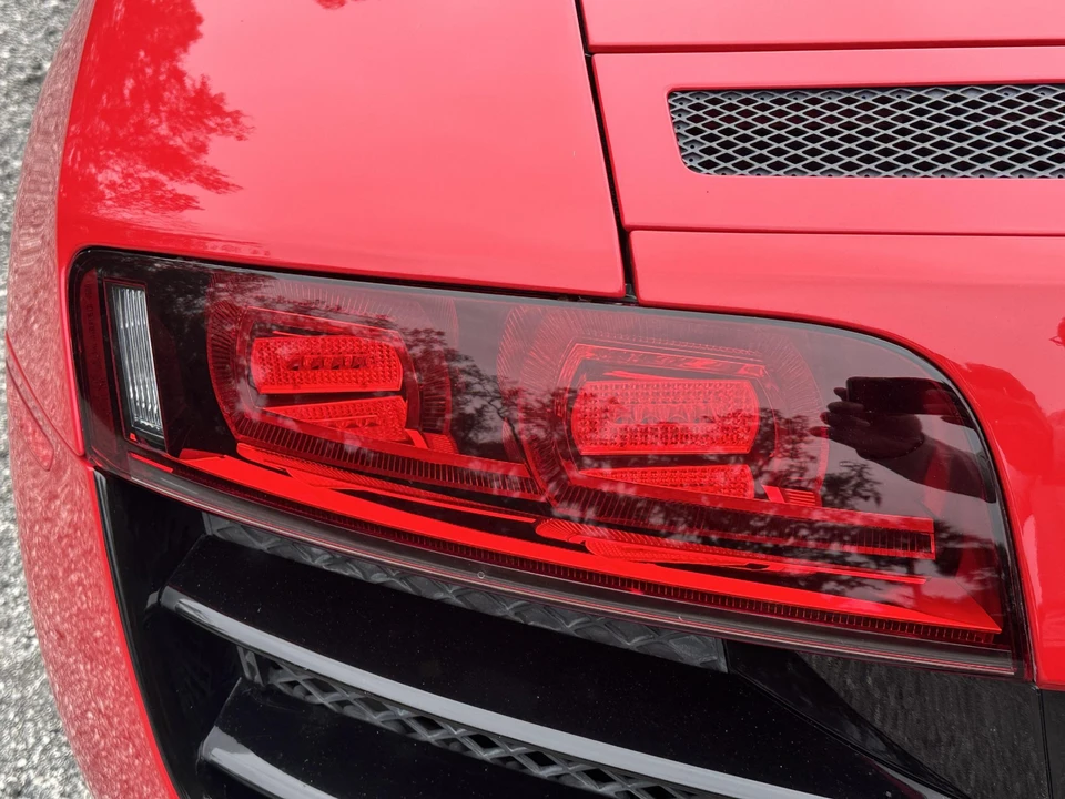 2011 Audi 42 R8 - Image 27 of 31