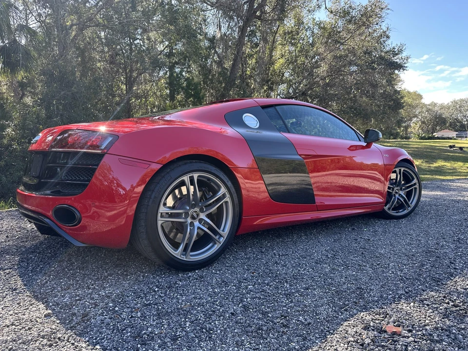 2011 Audi 42 R8 - Image 8 of 31