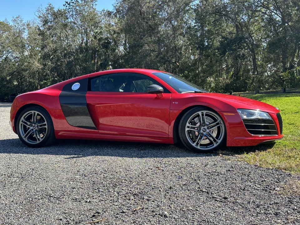 2011 Audi 42 R8 - Image 4 of 31