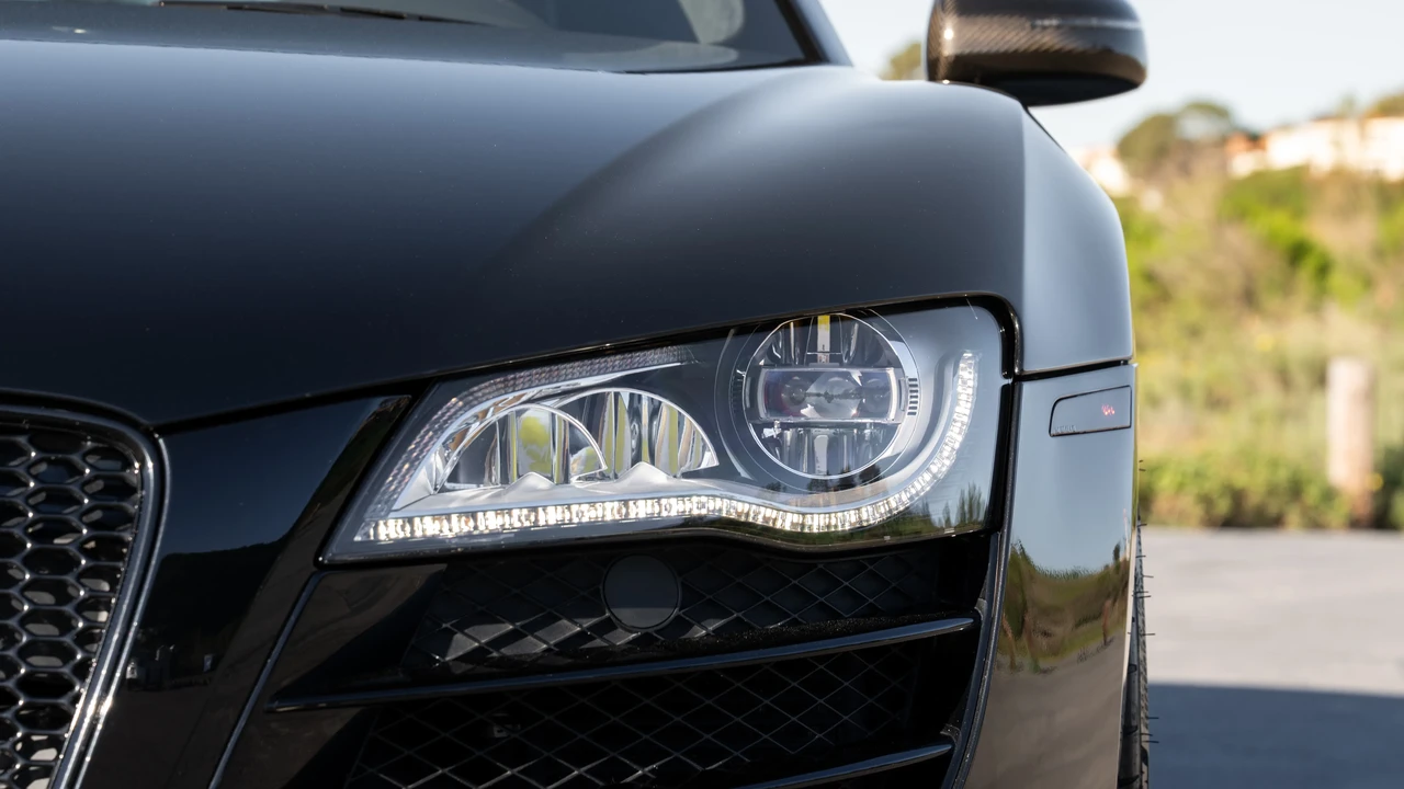 2011 Audi 42 R8 - Image 17 of 31