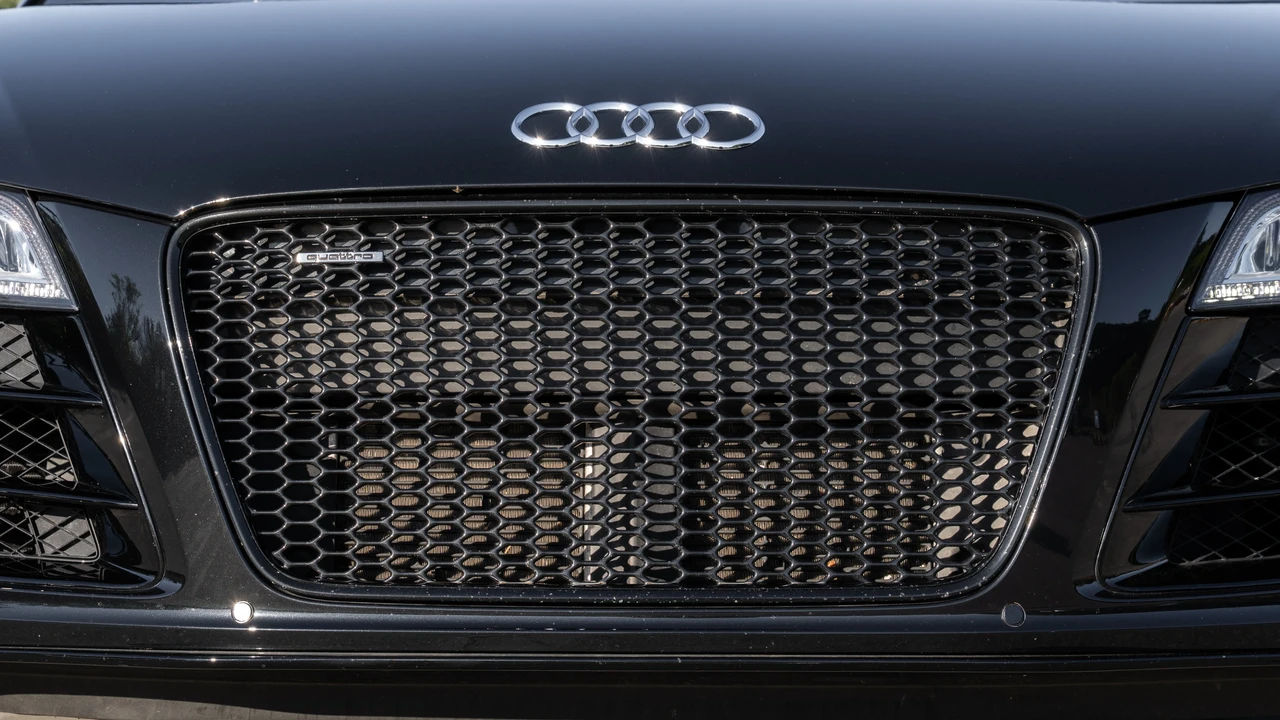 2011 Audi 42 R8 - Image 24 of 31