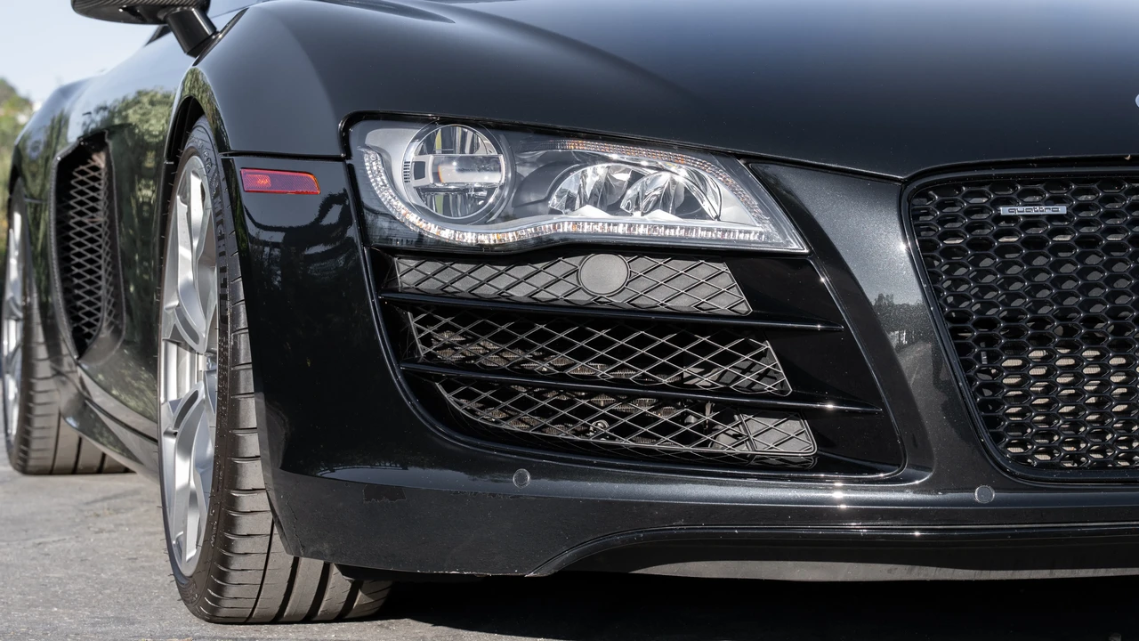2011 Audi 42 R8 - Image 25 of 31