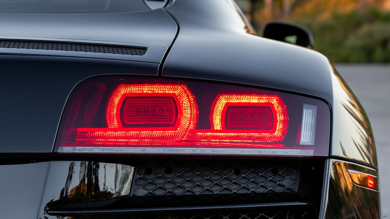 2011 Audi 42 R8 - Image 19 of 31