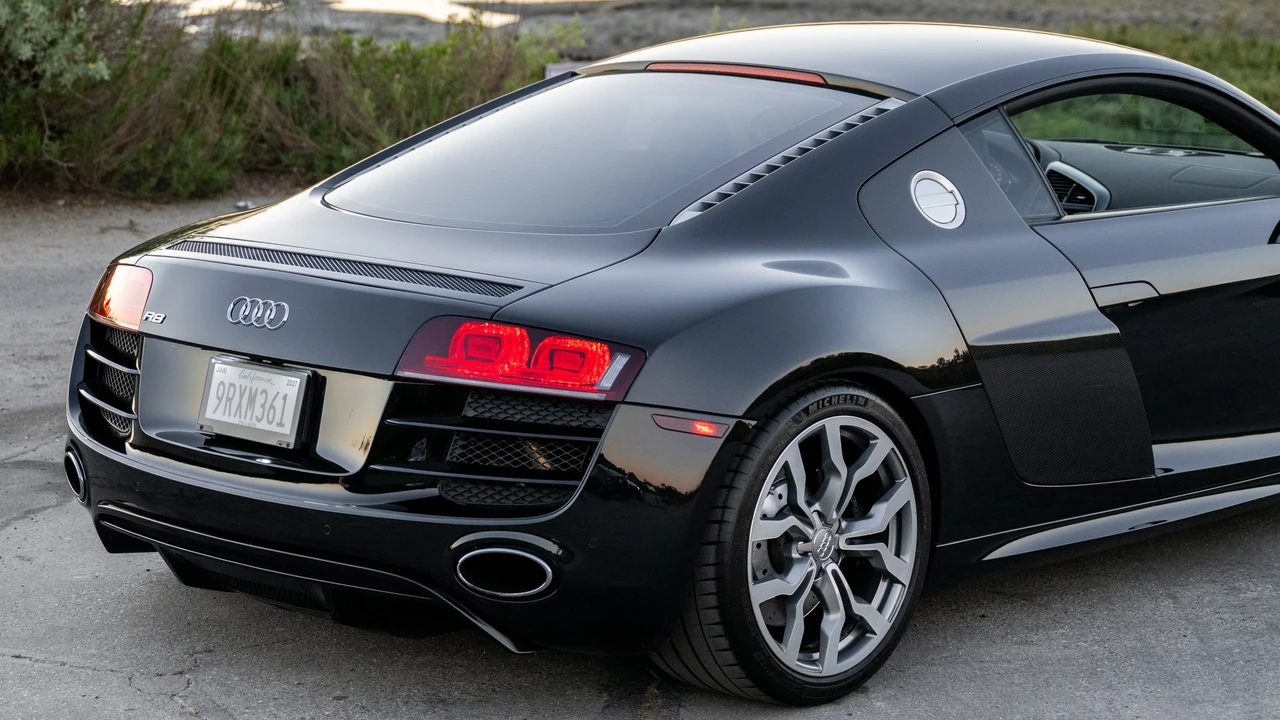 2011 Audi 42 R8 - Image 15 of 31