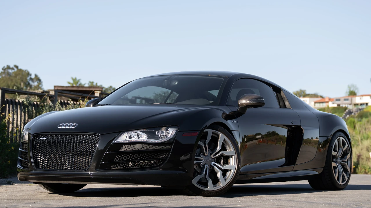 2011 Audi 42 R8 - Image 10 of 31