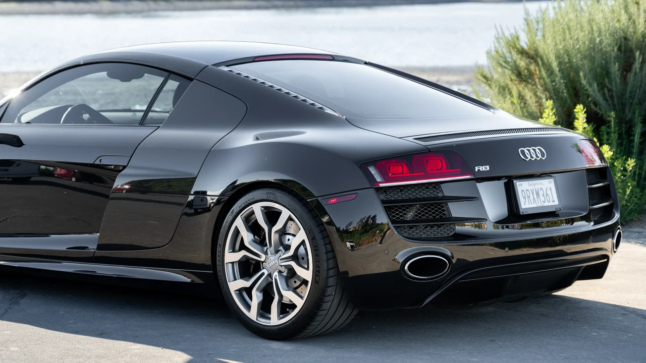 2011 Audi 42 R8 - Image 14 of 31