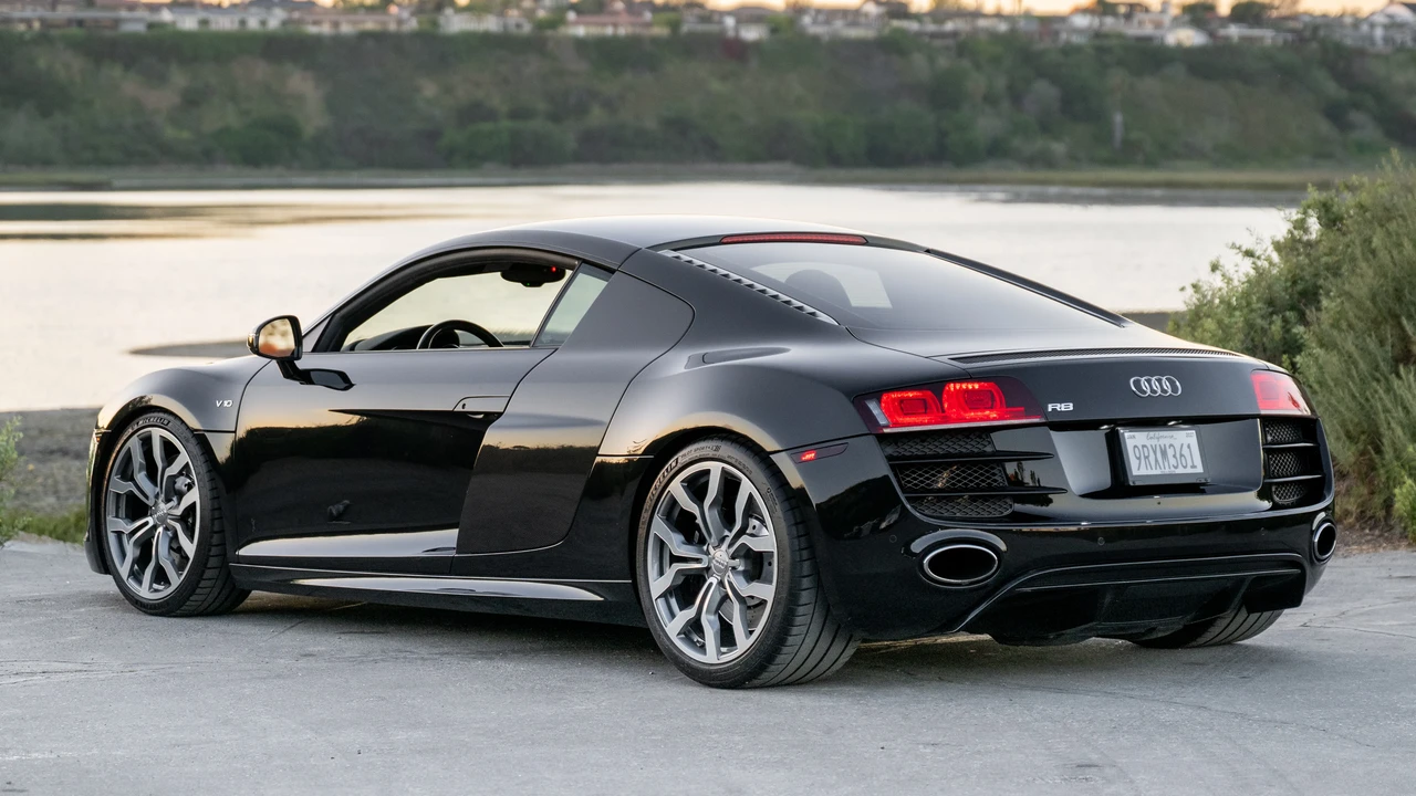 2011 Audi 42 R8 - Image 7 of 31
