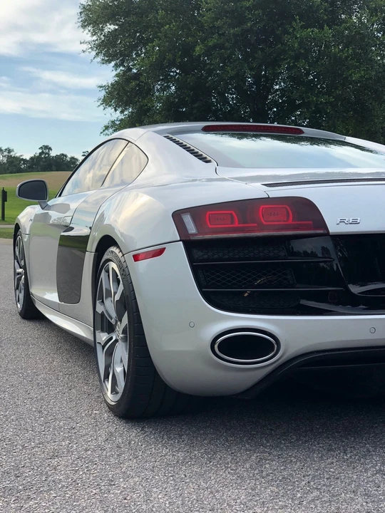 2011 Audi 42 R8 - Image 10 of 12