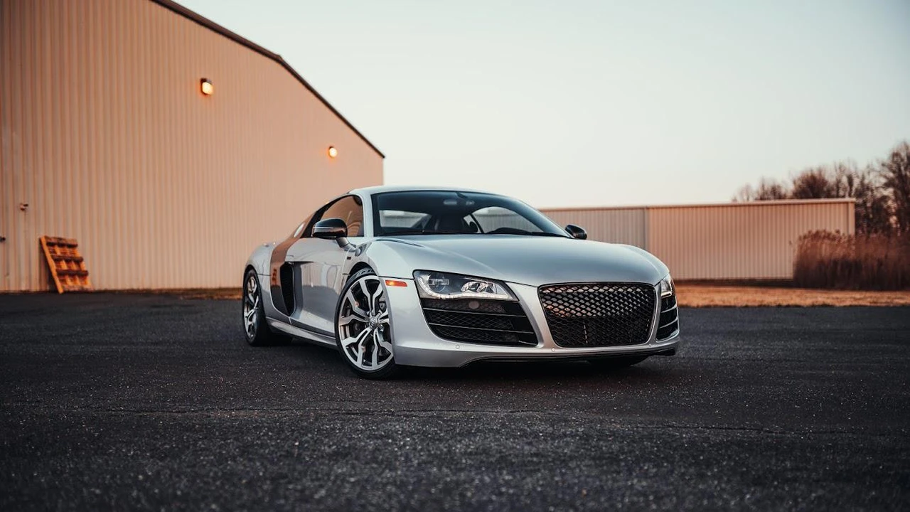 2011 Audi 42 R8 - Image 22 of 31