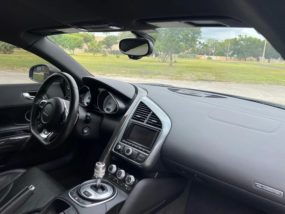 2011 Audi 42 R8 - Image 30 of 31