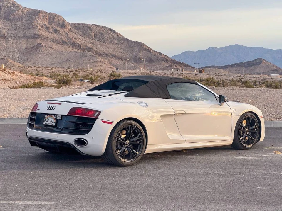 2011 Audi 42 R8 - Image 8 of 20