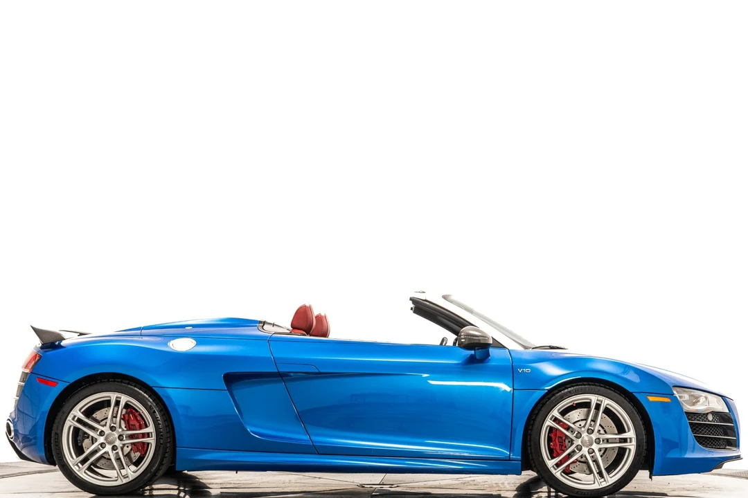 2011 Audi 42 R8 - Image 2 of 12