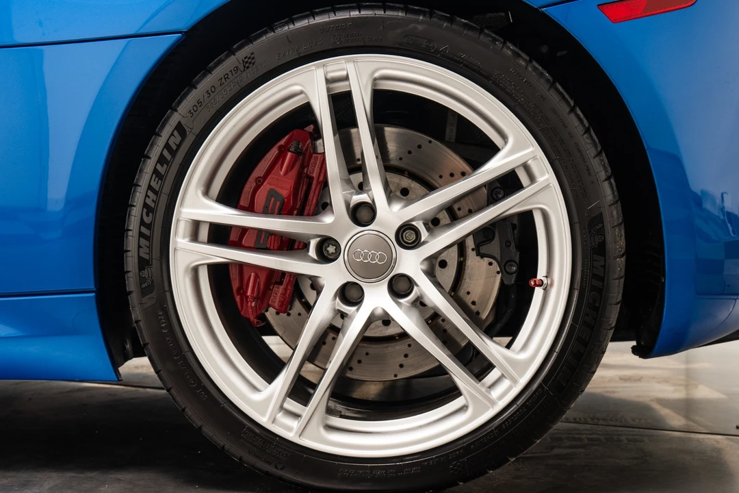 2011 Audi 42 R8 - Image 11 of 12