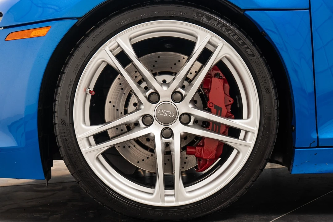 2011 Audi 42 R8 - Image 10 of 12