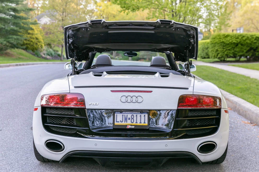 2011 Audi 42 R8 - Image 10 of 31
