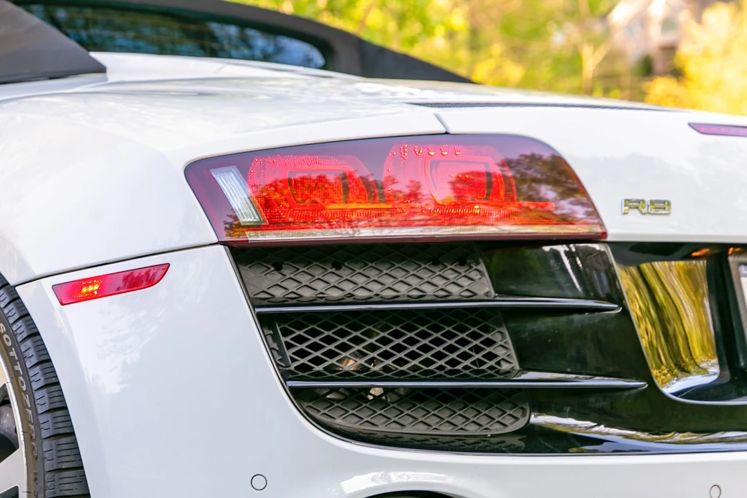 2011 Audi 42 R8 - Image 14 of 31