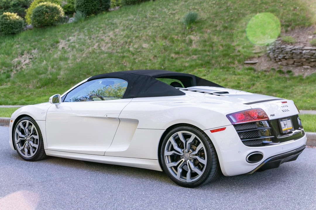 2011 Audi 42 R8 - Image 7 of 31