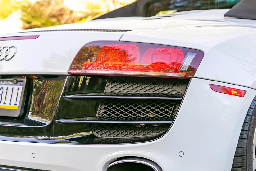 2011 Audi 42 R8 - Image 15 of 31