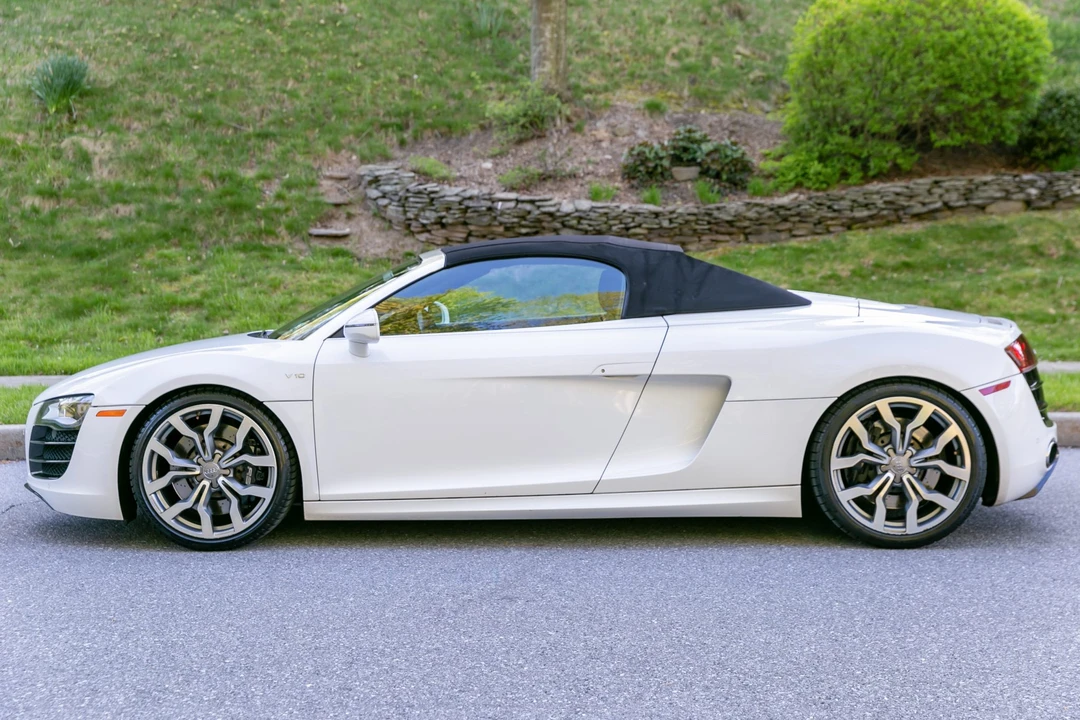 2011 Audi 42 R8 - Image 8 of 31