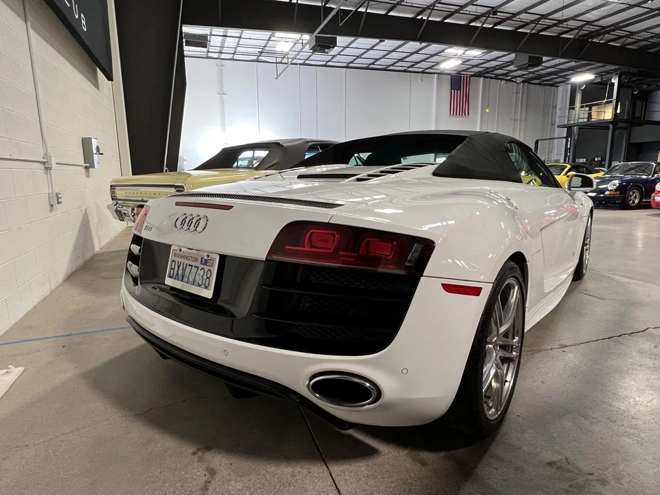 2011 Audi 42 R8 - Image 22 of 31