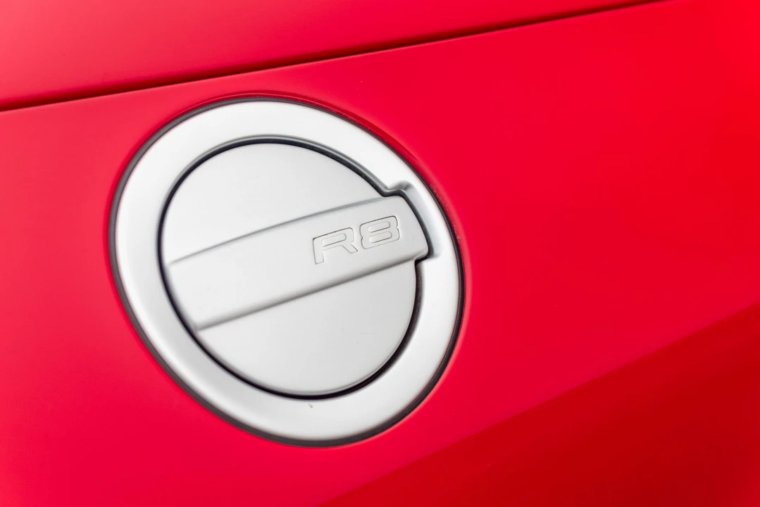 2011 Audi 42 R8 - Image 16 of 31