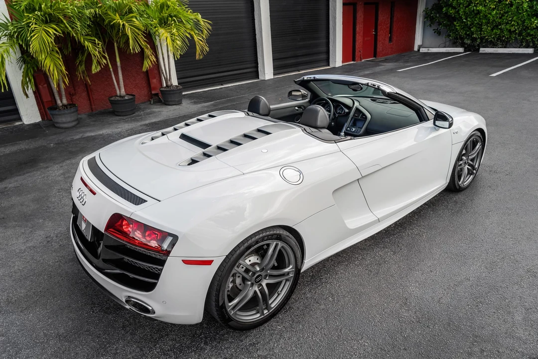 2011 Audi 42 R8 - Image 15 of 31
