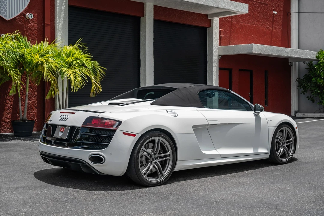 2011 Audi 42 R8 - Image 13 of 31