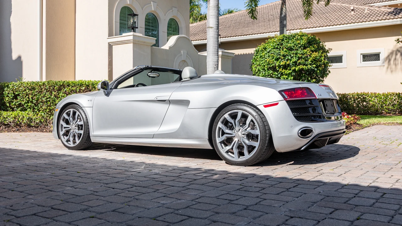 2011 Audi 42 R8 - Image 7 of 31