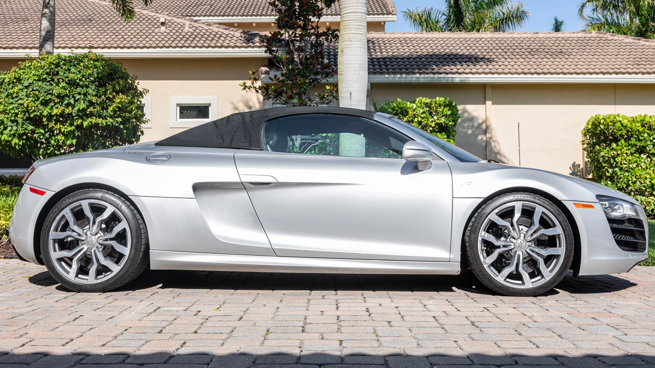 2011 Audi 42 R8 - Image 12 of 31