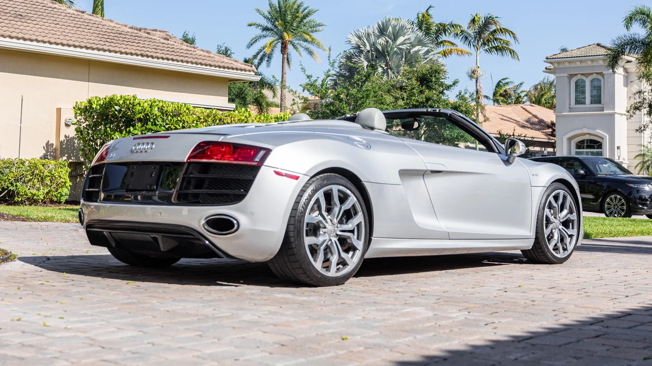 2011 Audi 42 R8 - Image 5 of 31