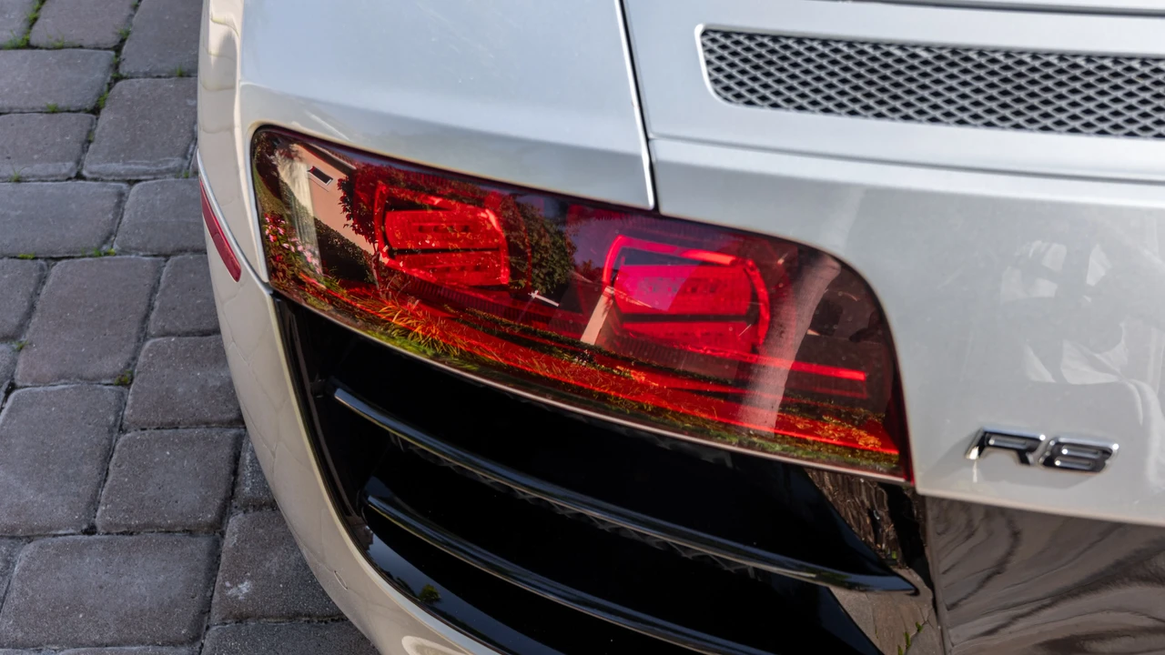 2011 Audi 42 R8 - Image 26 of 31