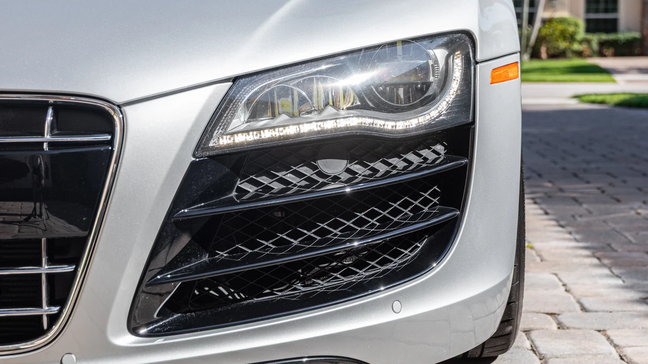2011 Audi 42 R8 - Image 20 of 31
