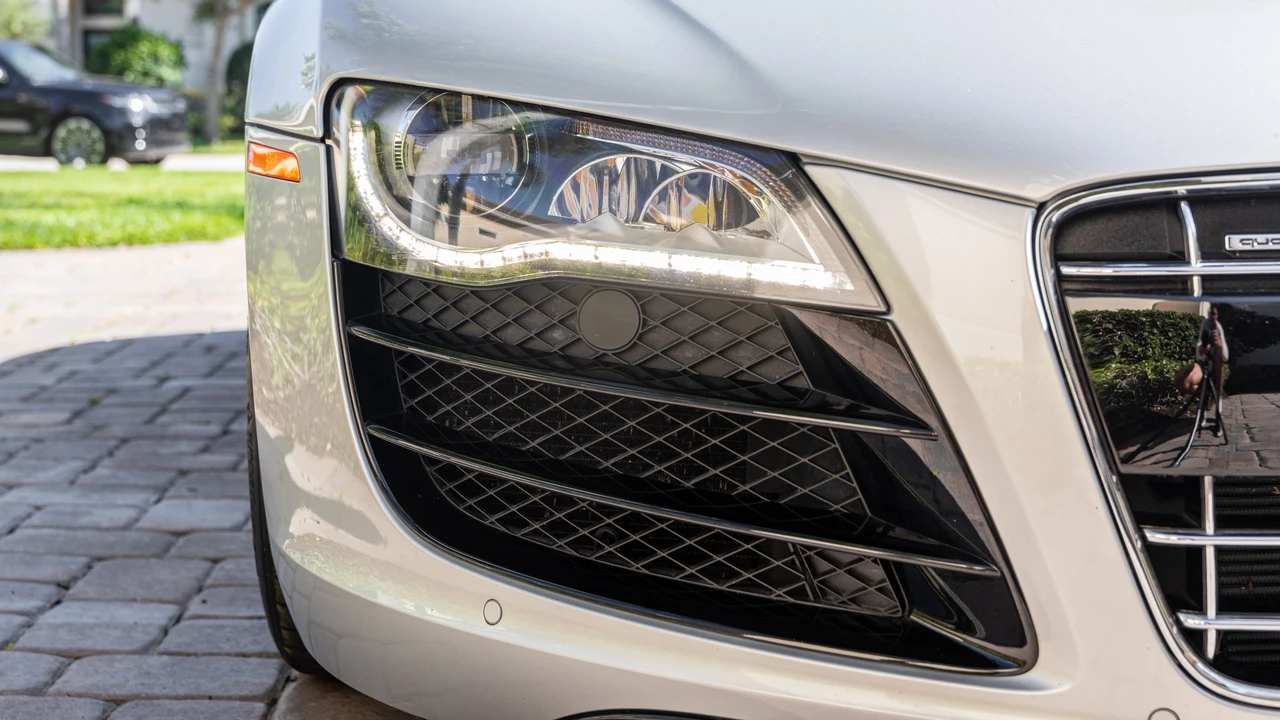 2011 Audi 42 R8 - Image 19 of 31
