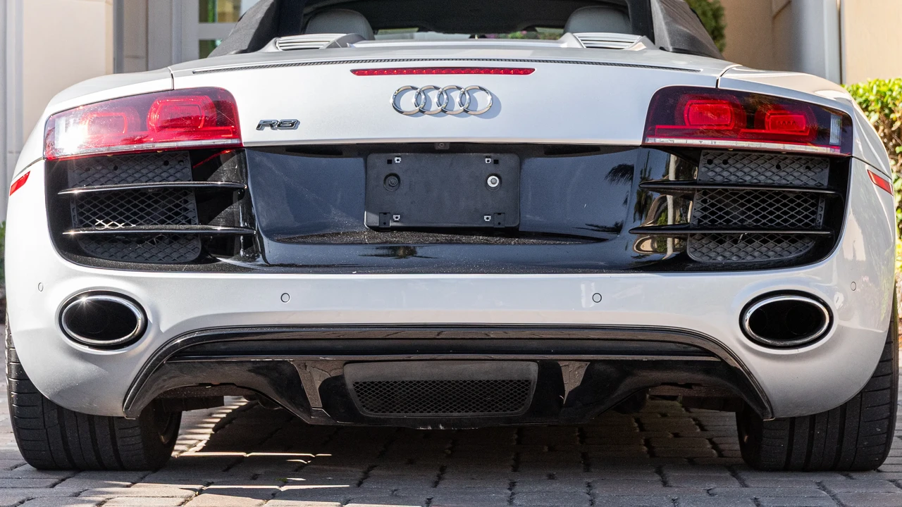 2011 Audi 42 R8 - Image 23 of 31