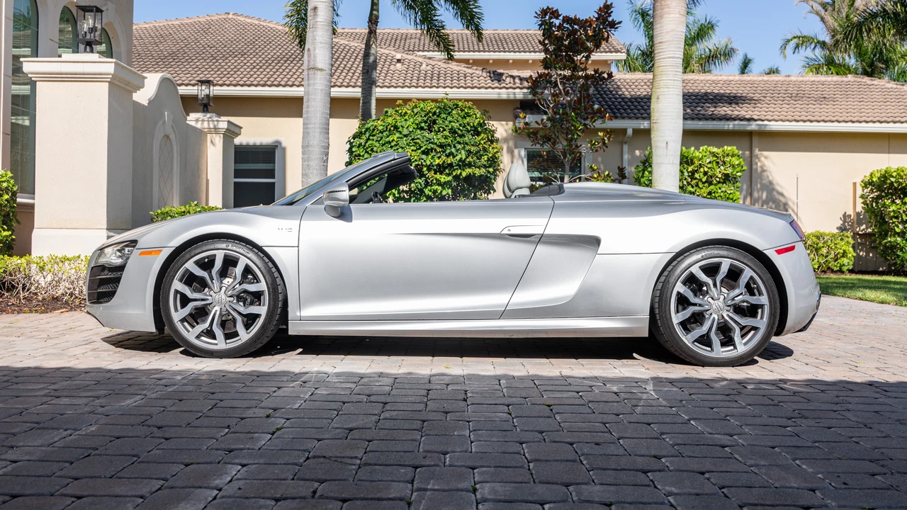 2011 Audi 42 R8 - Image 8 of 31