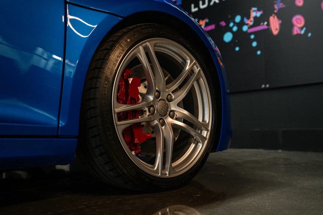 2011 Audi 42 R8 - Image 30 of 31