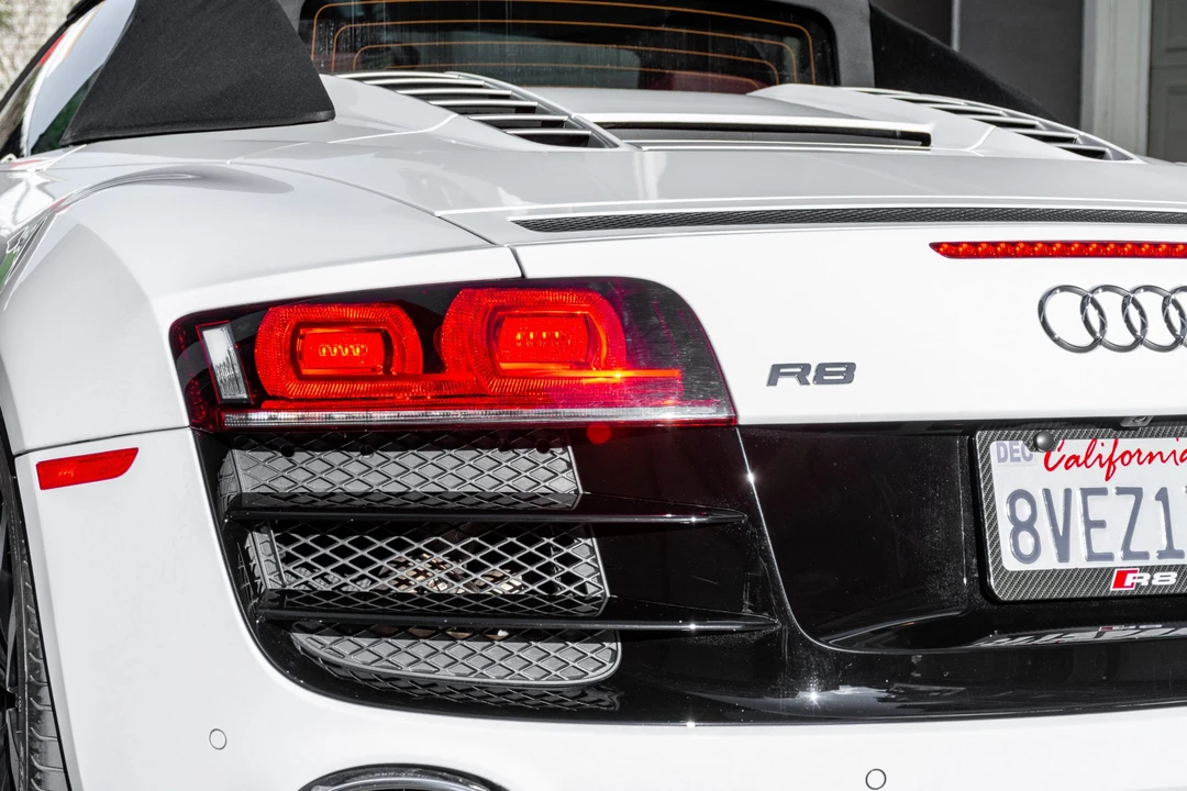 2011 Audi 42 R8 - Image 26 of 31